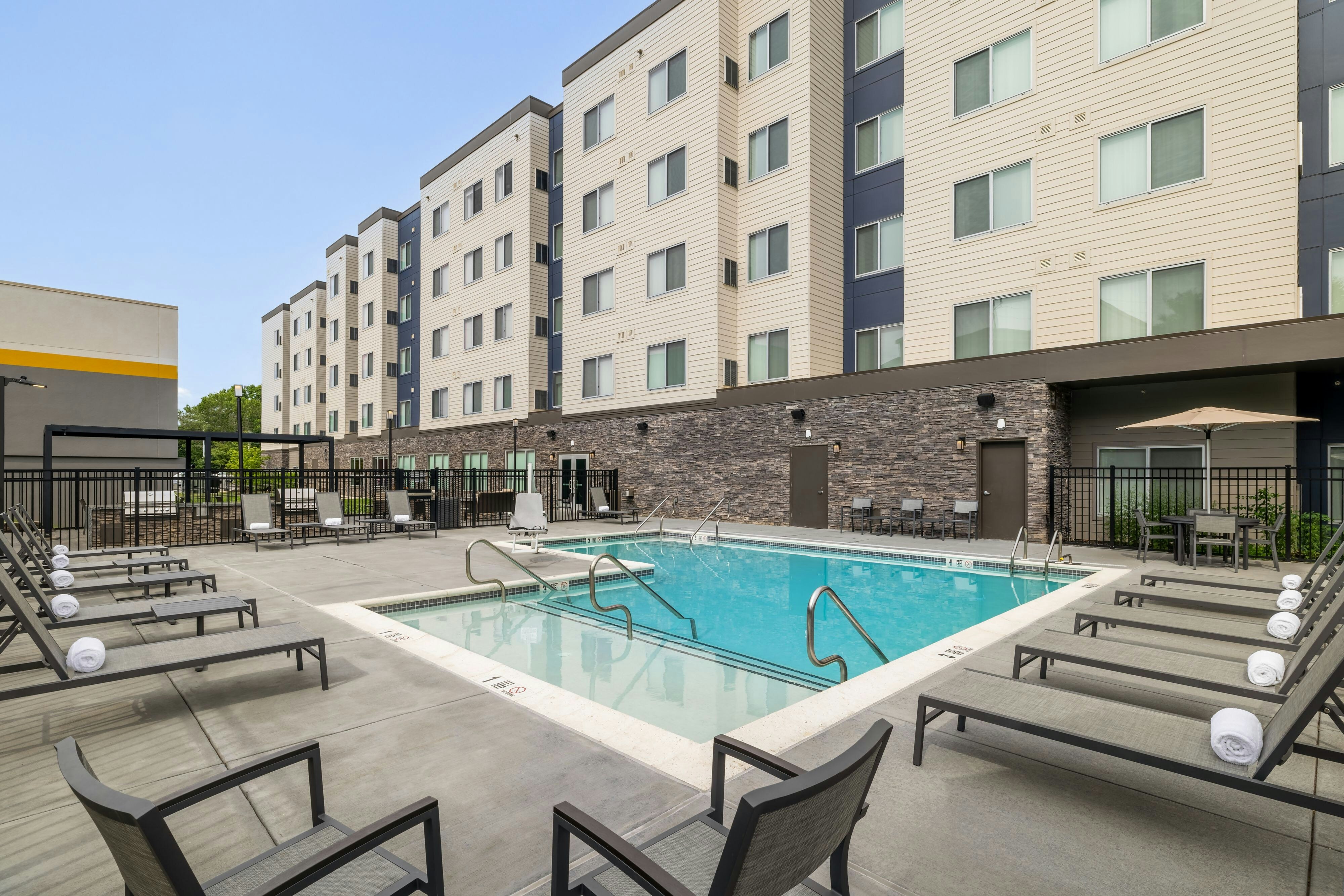 Residence Inn King of Prussia 2/2