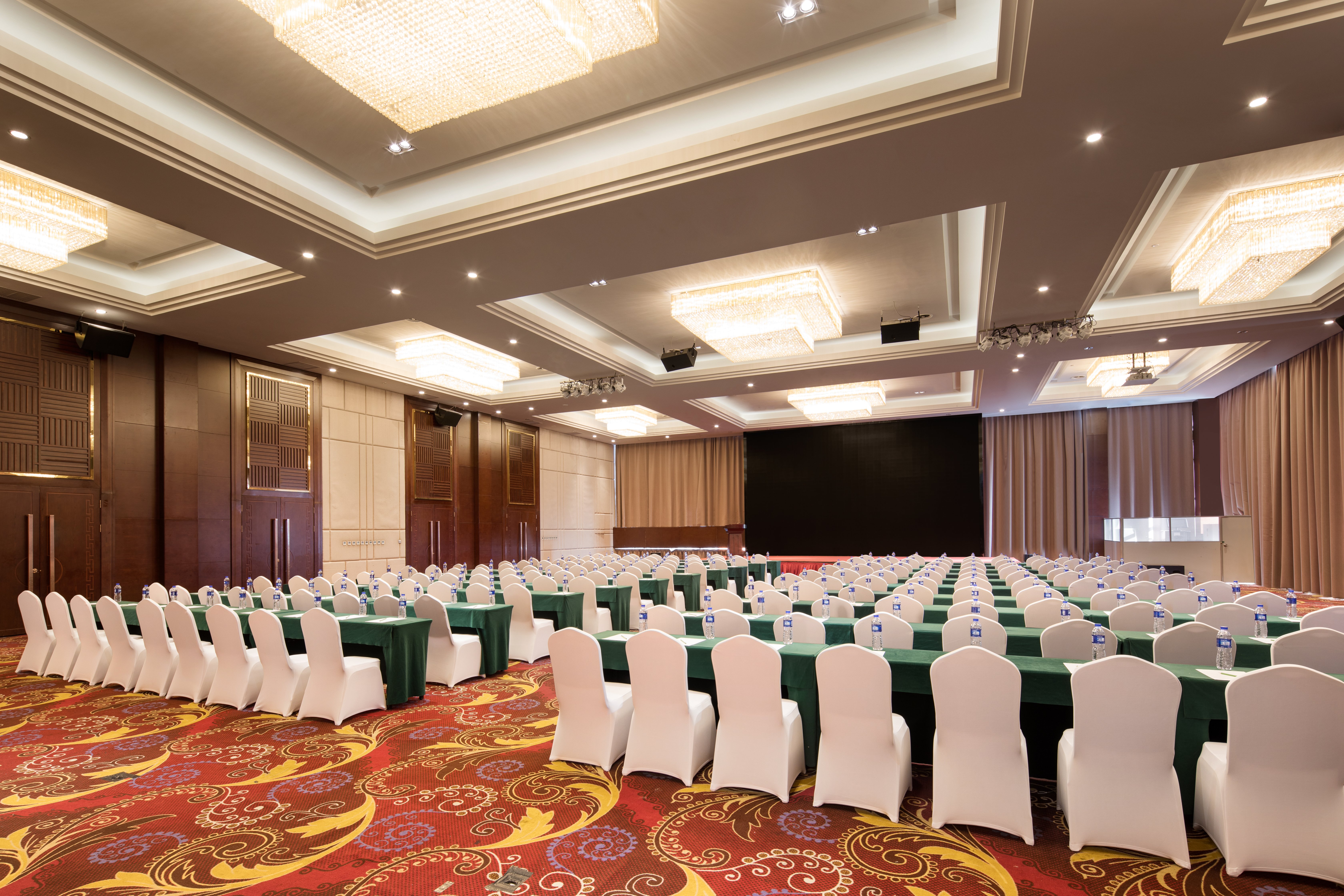 HOLIDAY INN BEIJING AIRPORT ZONE 37/50