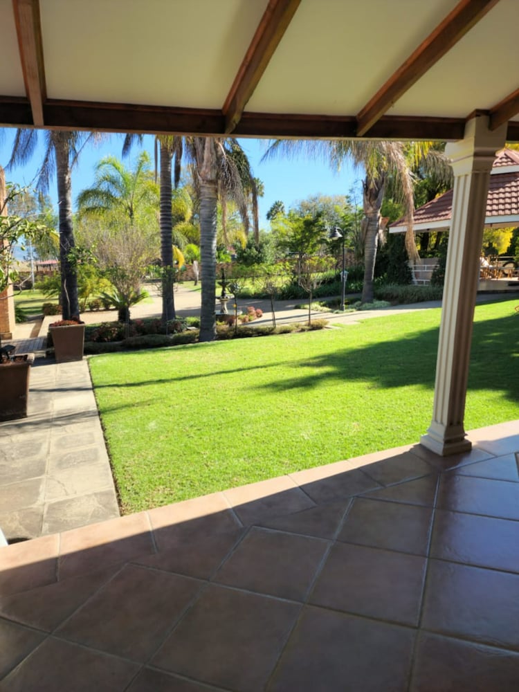 The Hills Guest House 44/50