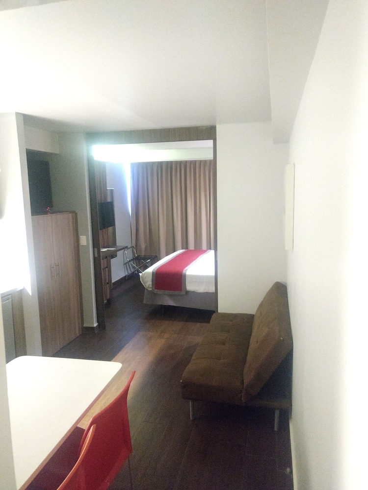 Hotel Block Suites 37/69