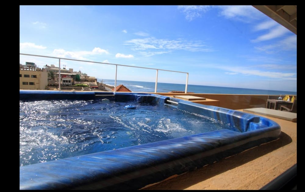 The Ocean Front 12/24