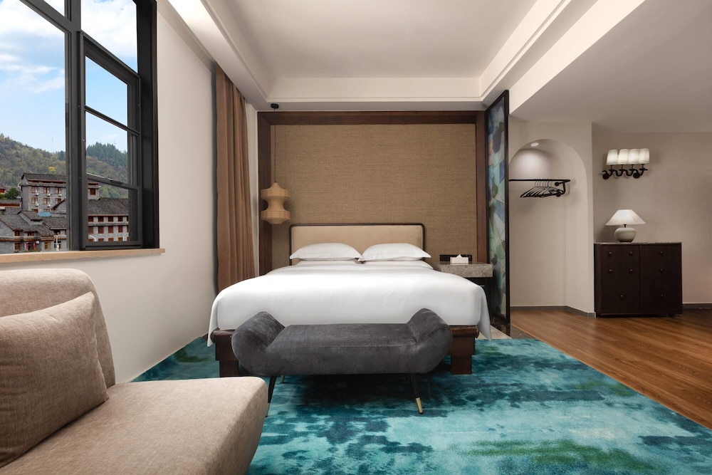 Wingate by Wyndham Xiangxi Fenghuang 8/15