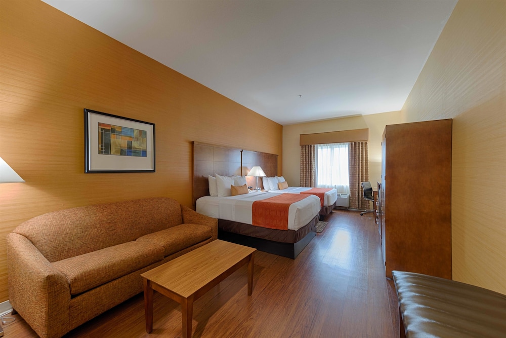 Best Western Plus Delta Inn & Suites 30/36