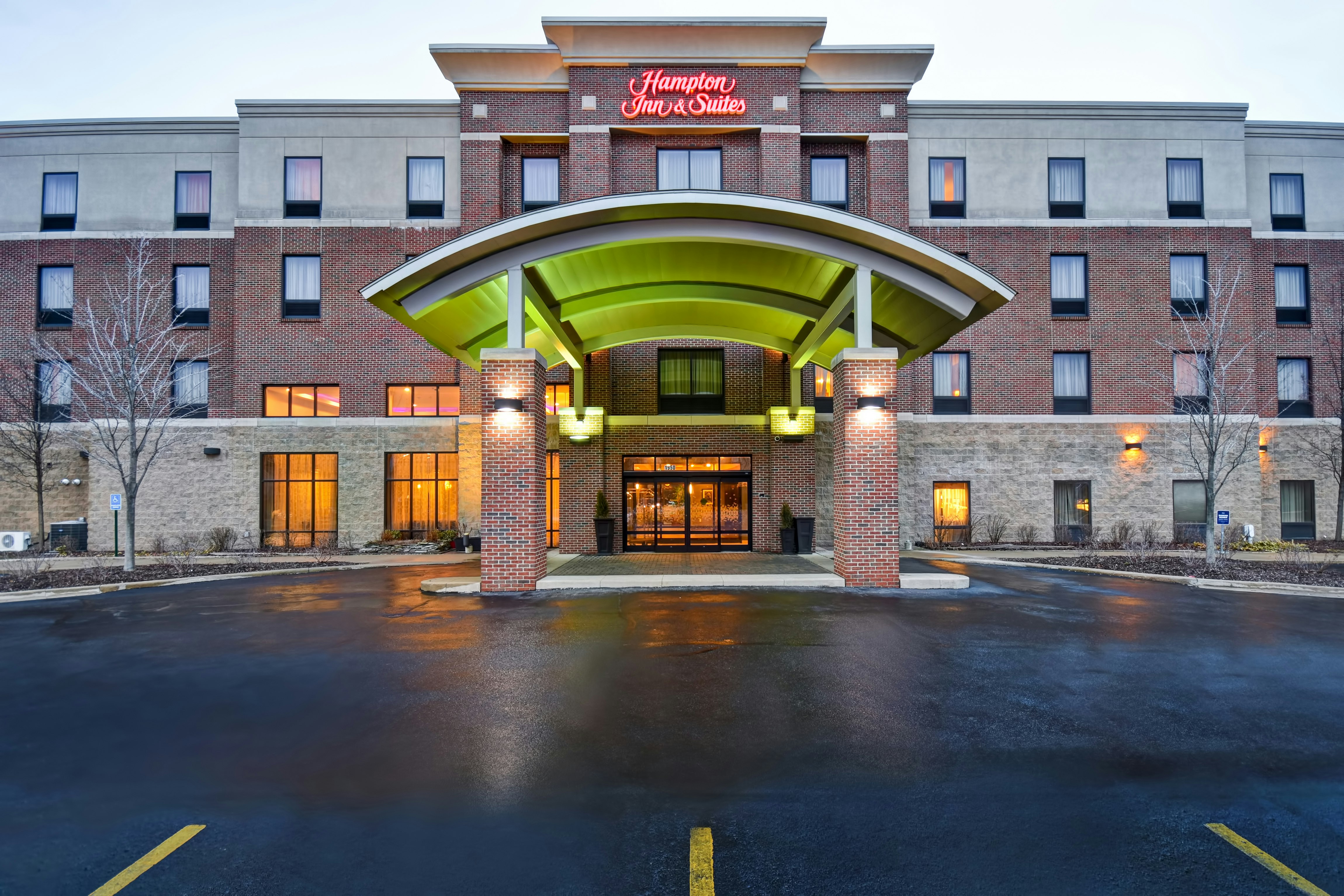Hampton Inn Suites Detroit Canton 85/89