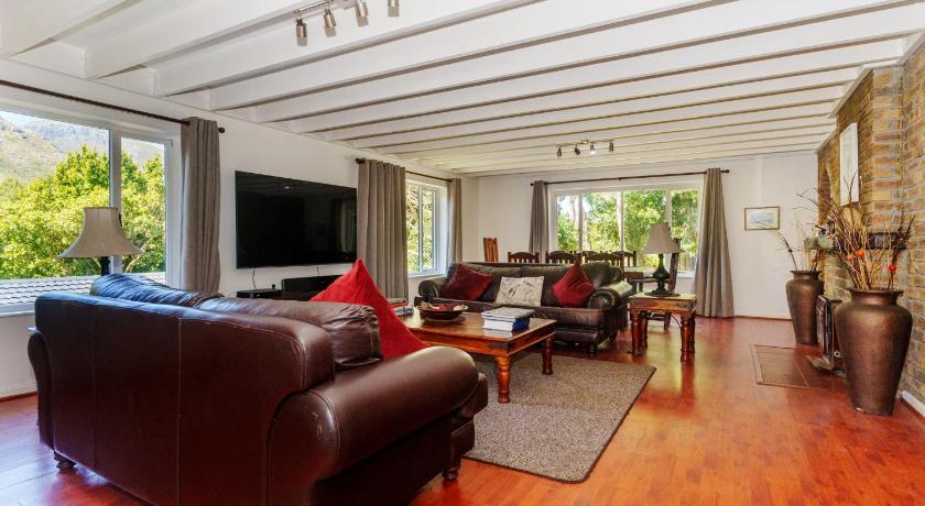 Hout Bay Gem 17/34