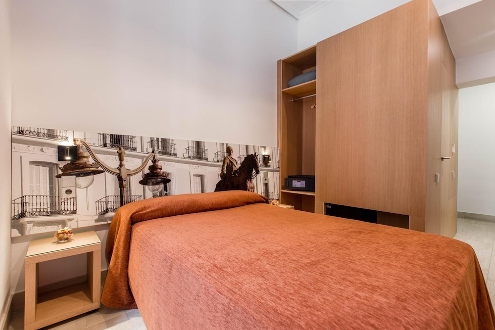 Hostal Cervelo 18/72