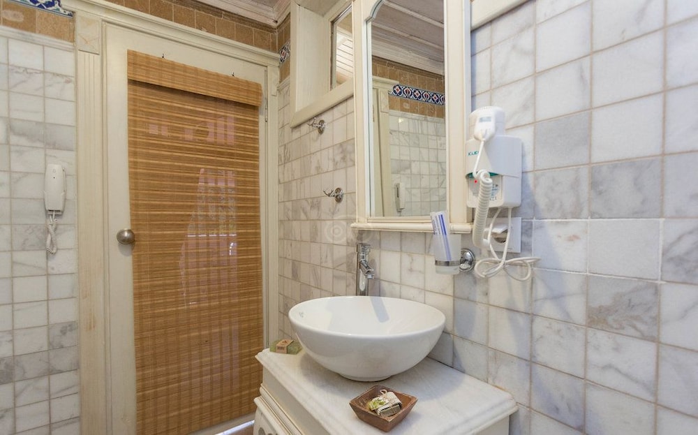 Petunya Konak Hotel 48/50
