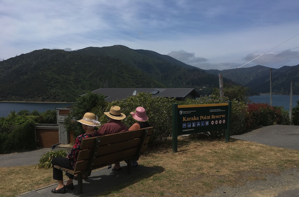 Escape To Picton 4/63