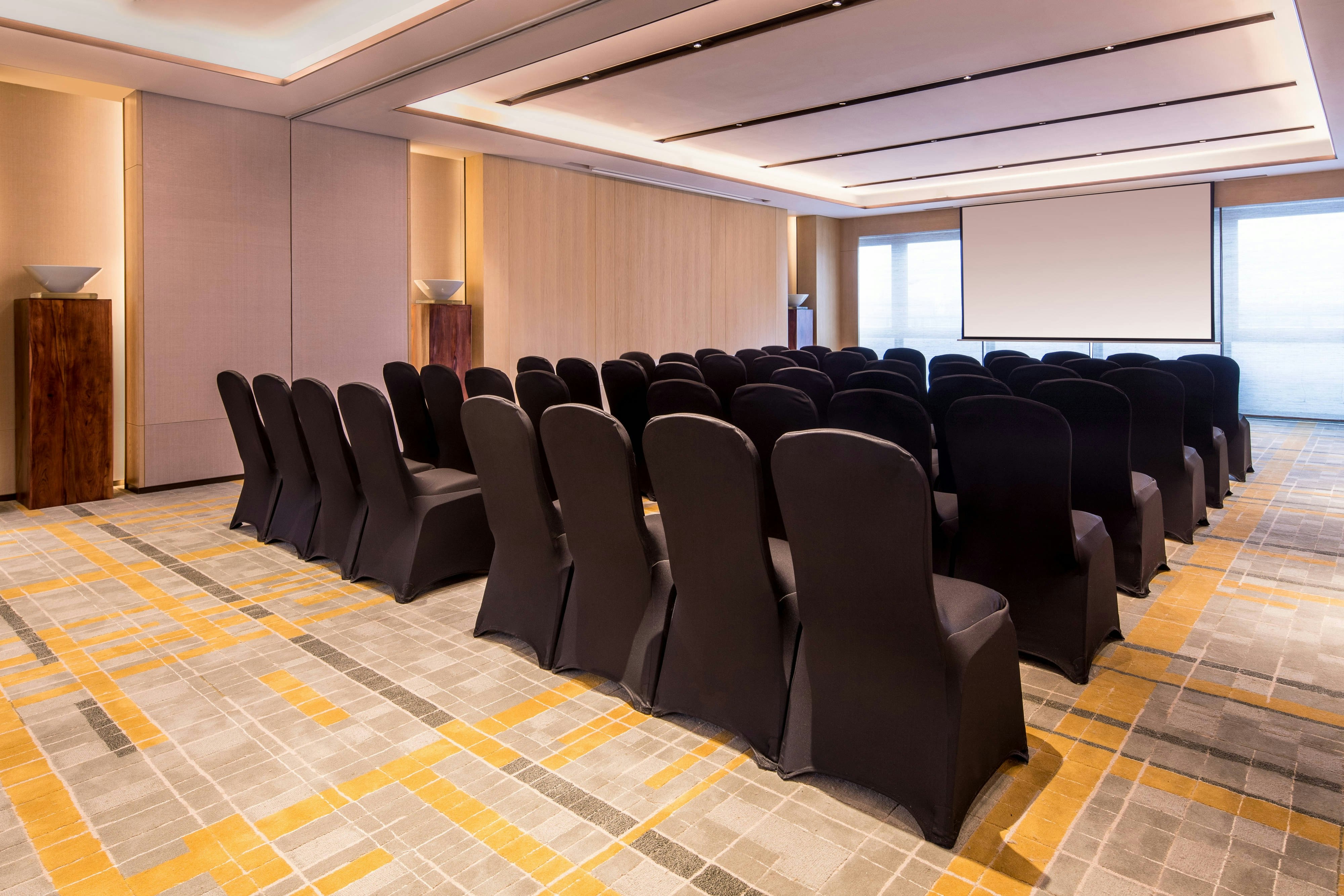 Courtyard By Marriott Shanghai Hongqiao 34/40