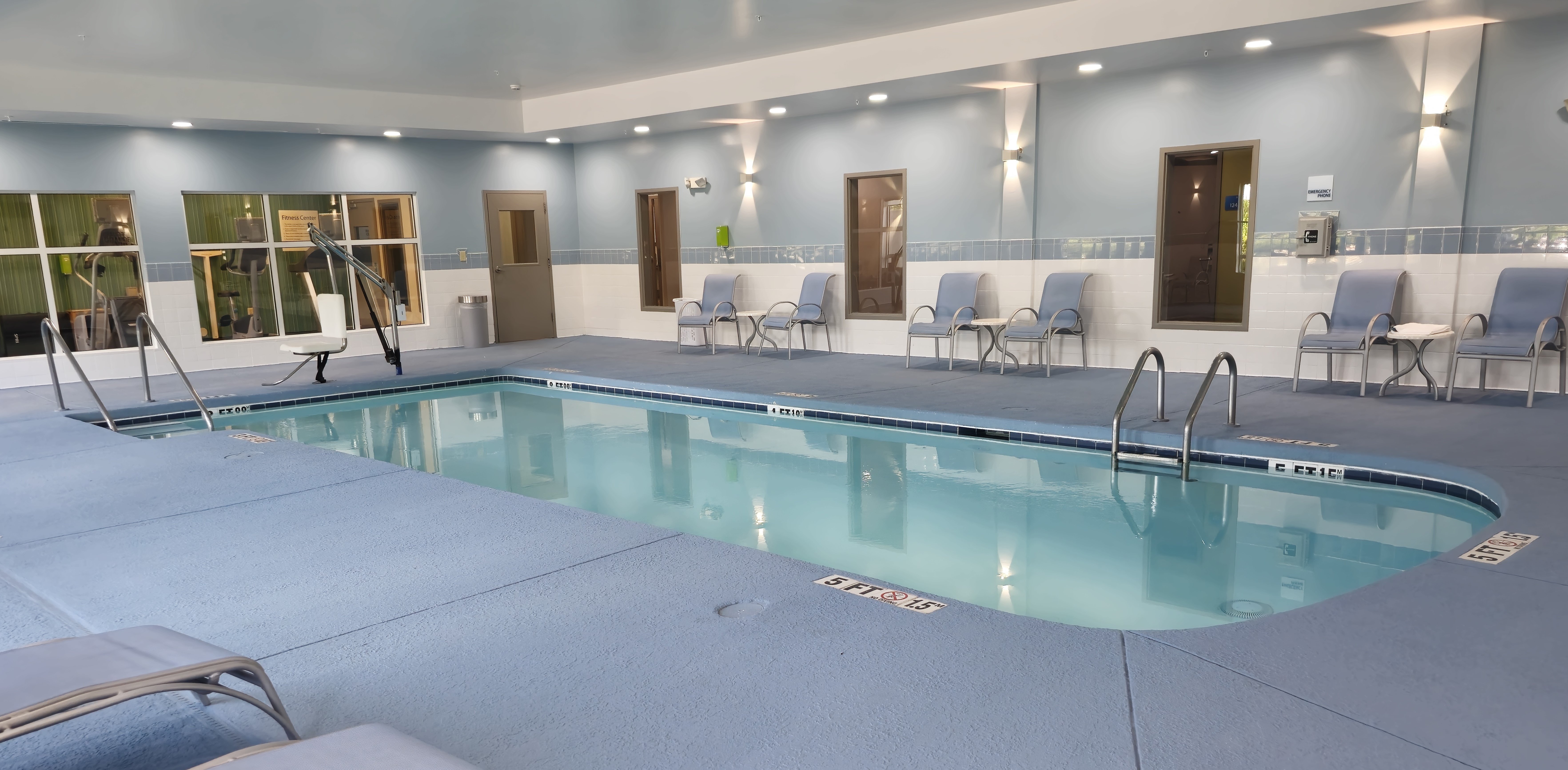Holiday Inn Express Hotel Suites Smithfield Selma I 95 37/56