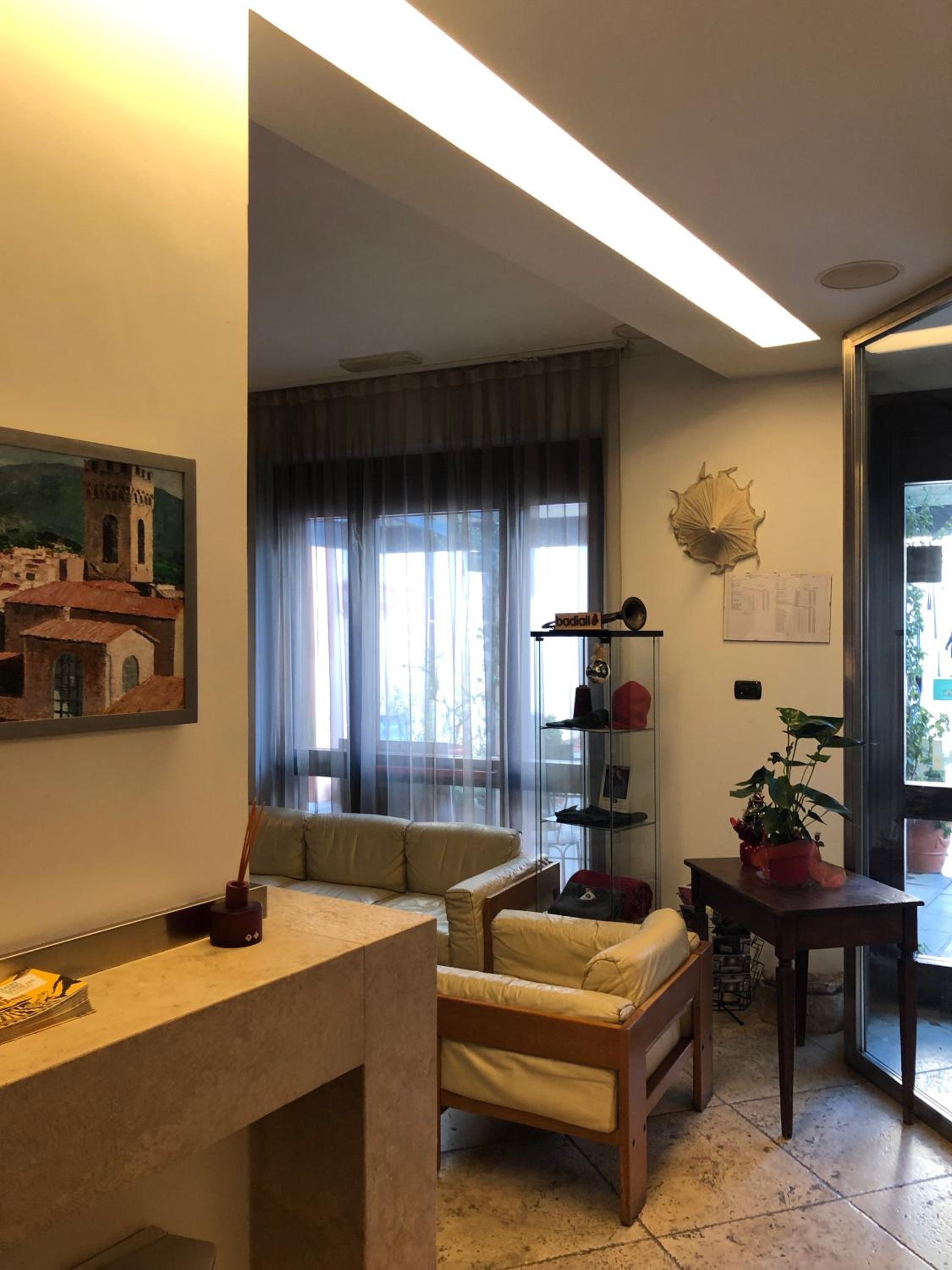 Hotel Italia 27/50