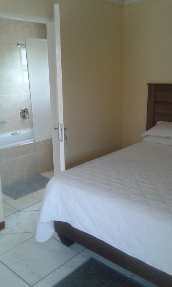Asda Guesthouse 12/44