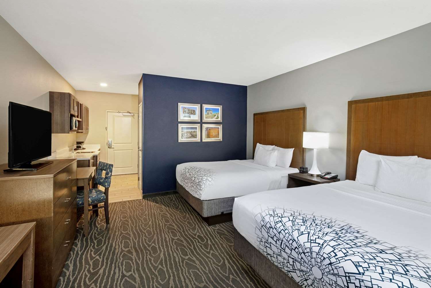 La Quinta Inn Suites By Wyndham Kingman 7/39