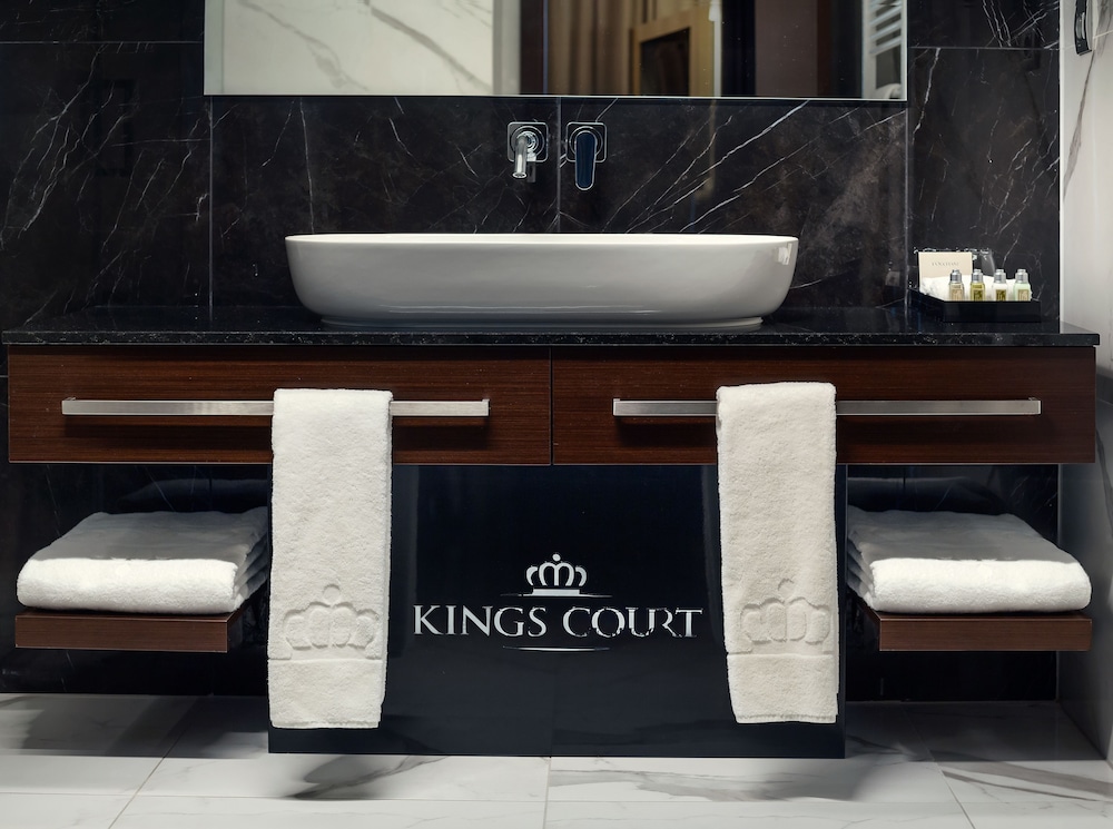 Kings Court Hotel 20/50