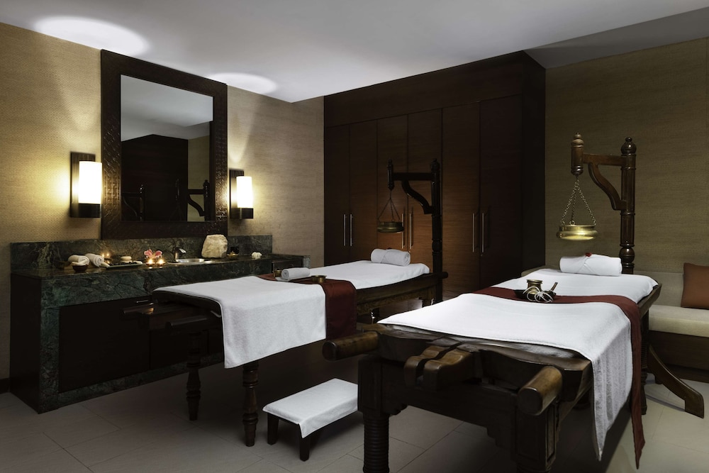 Hyatt Pune 36/70