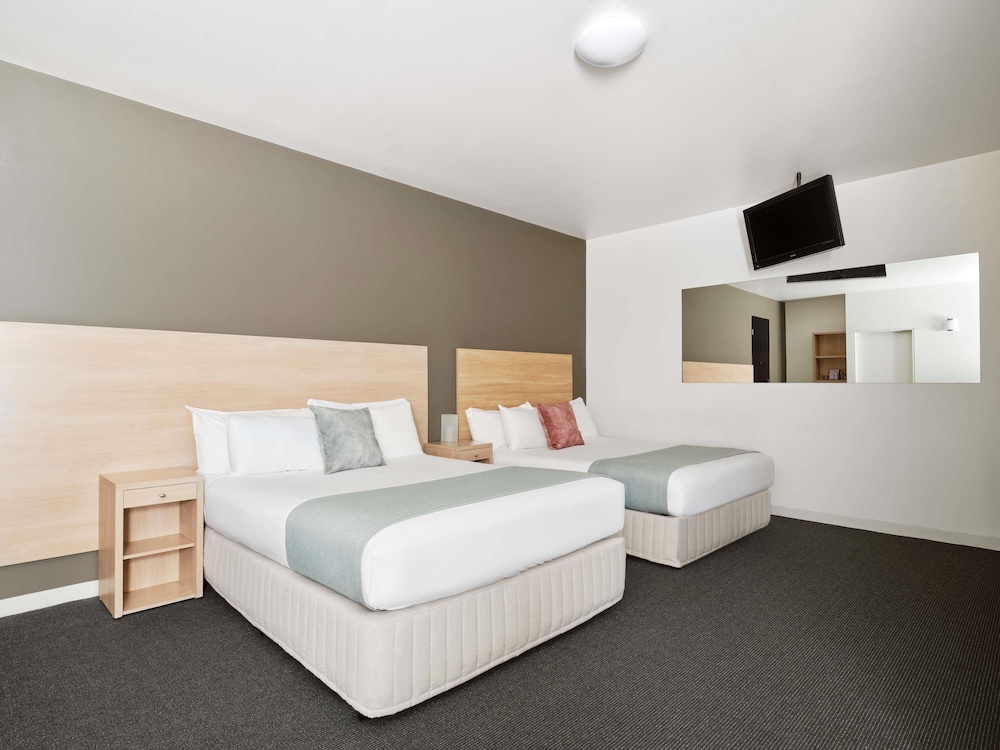 Novotel St Kilda 14/49
