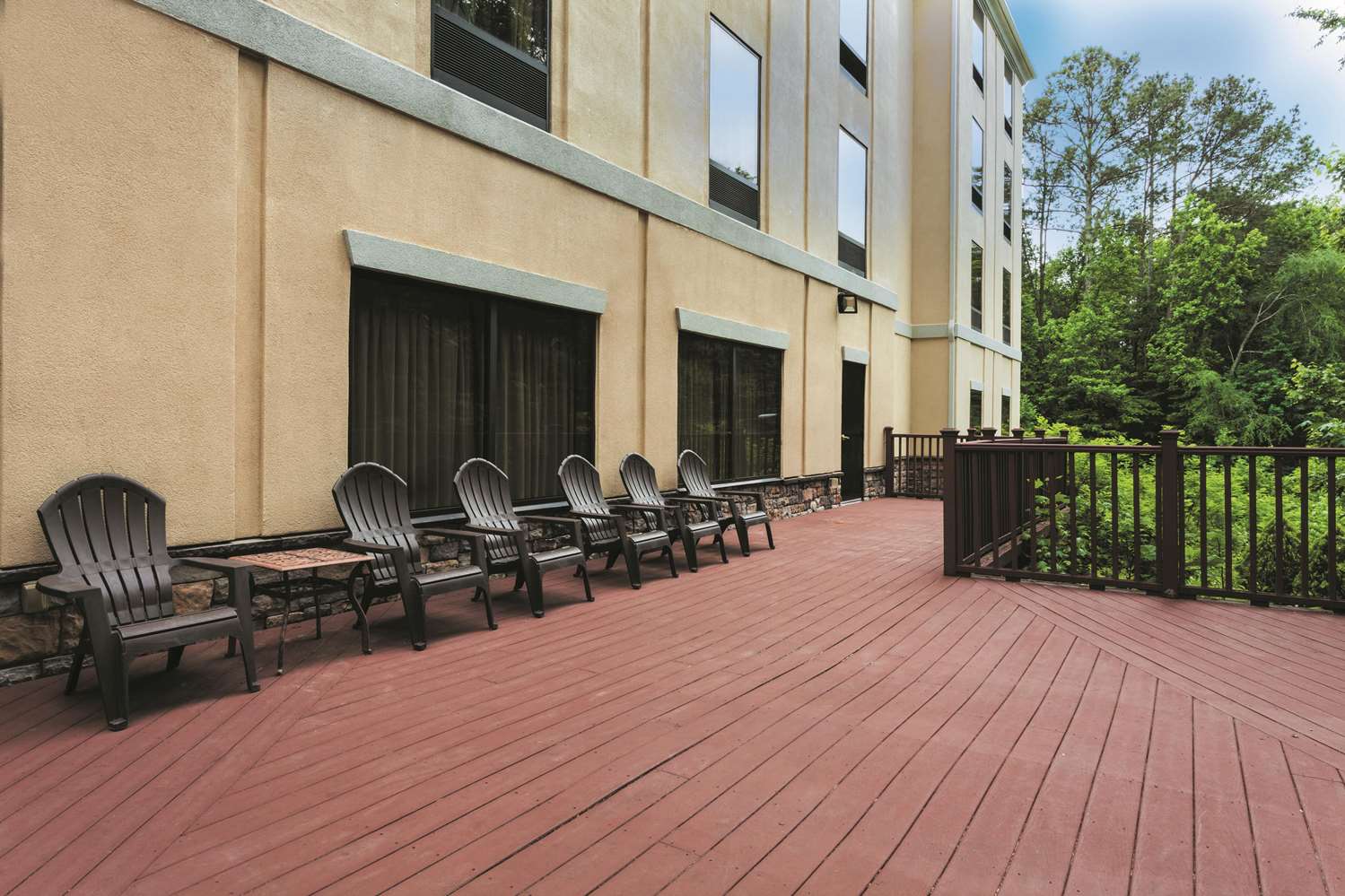 La Quinta Inn & Suites by Wyndham Covington 44/45