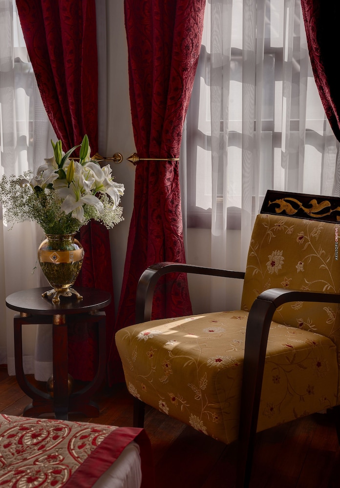 Tuvana Hotel 62/71