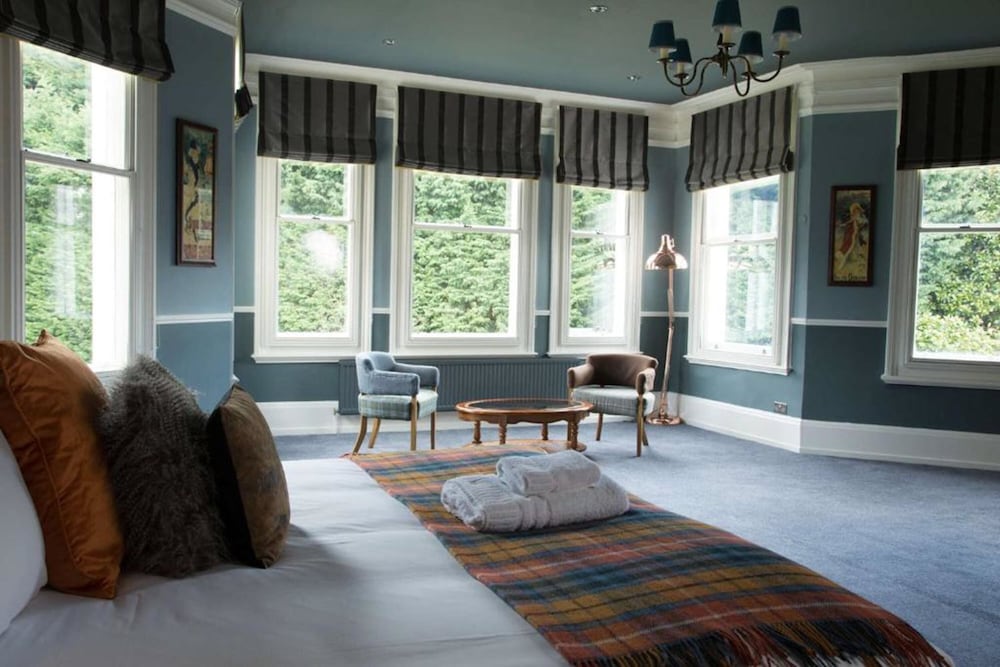 Worplesdon Place Hotel 47/70