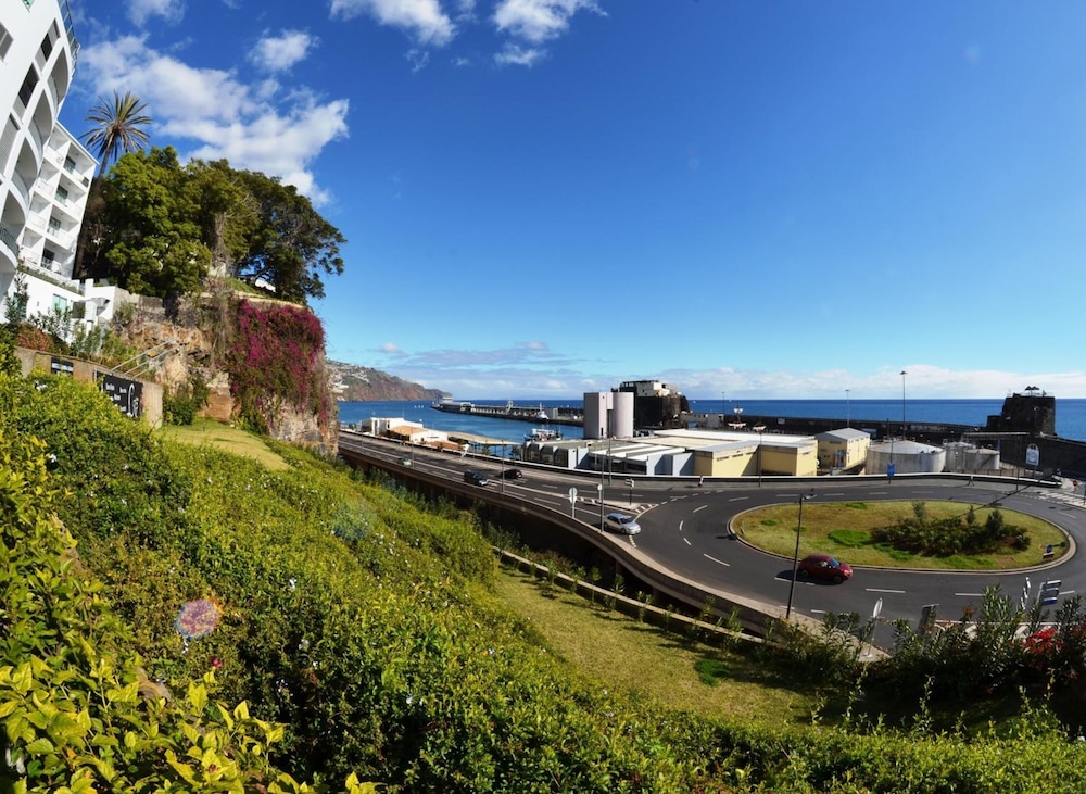 Madeira Bright Star Hotel 56/59