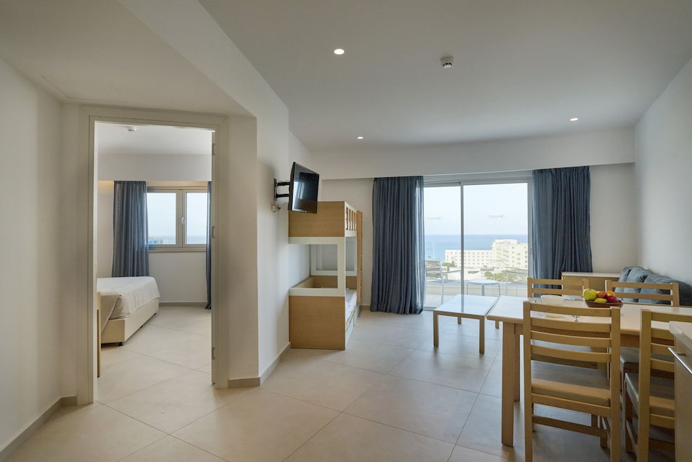 Sunrise Oasis Hotel & Waterpark 12/50