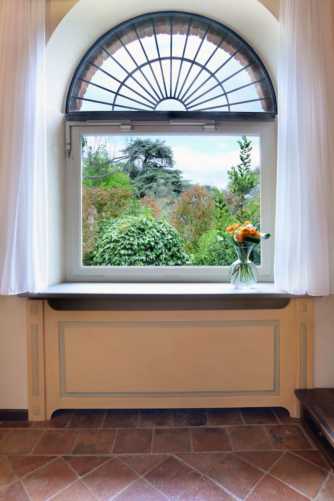 Lobby at Relais San Maurizio, SANTO STEFANO BELBO