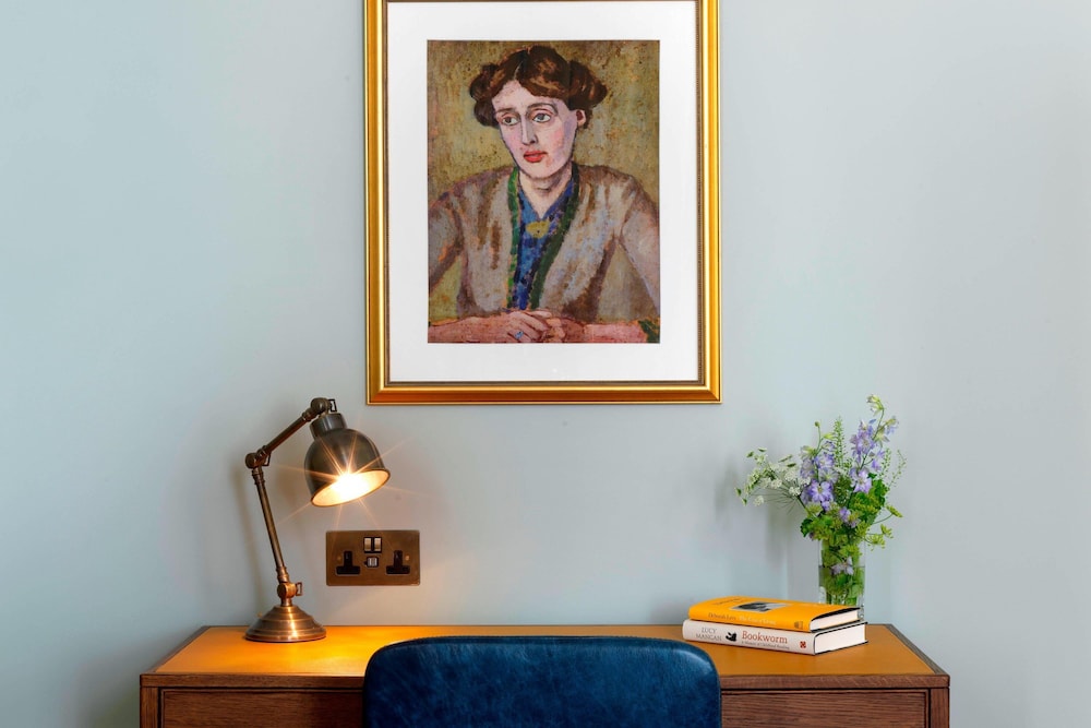 University Arms Hotel Autograph Collection 27/54