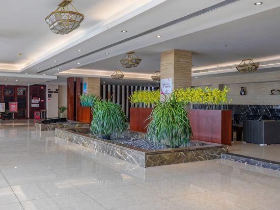 Qiaodu Hotel (Jiangmen Light Rail Station) 12/37