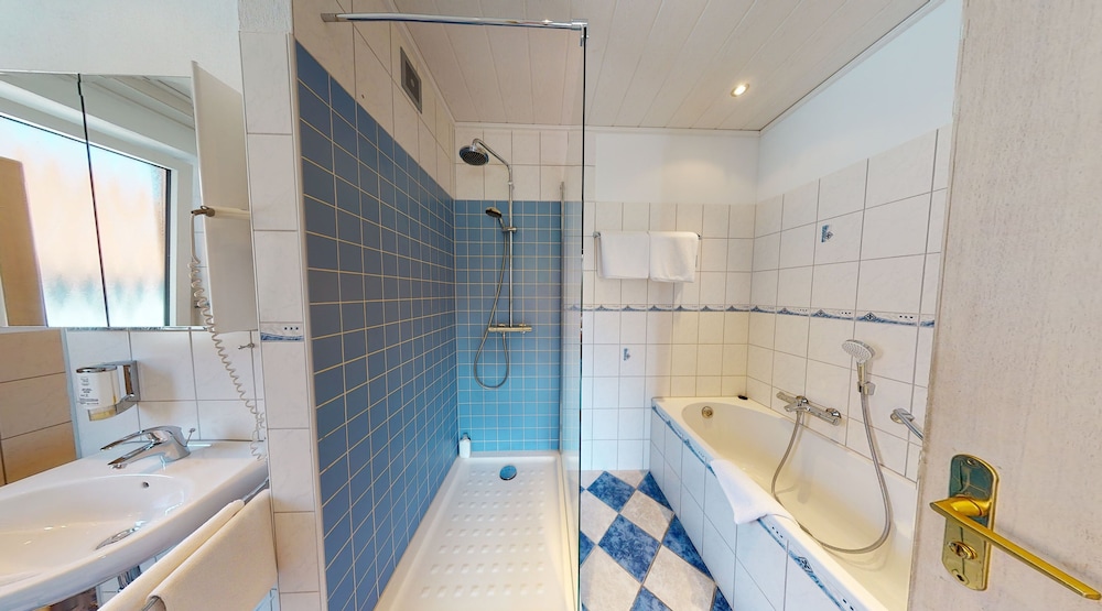 Rothenburger Hof Hotel 26/33