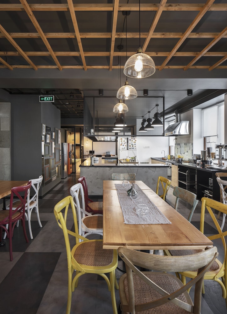 KANTAR HOTEL 36/50