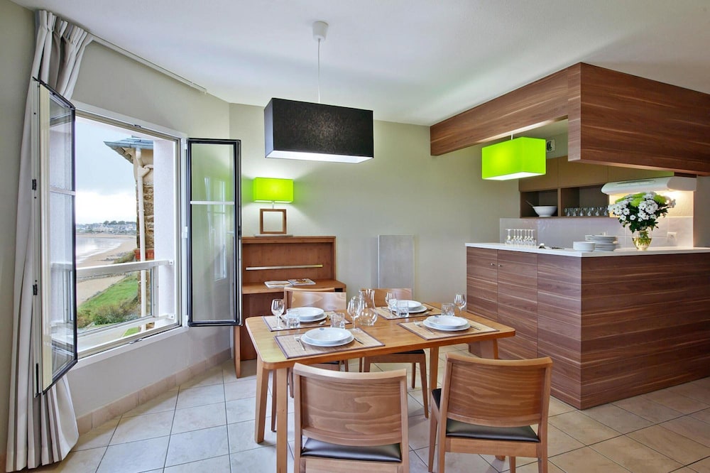 RESIDENCE REINE MARINE 54/71