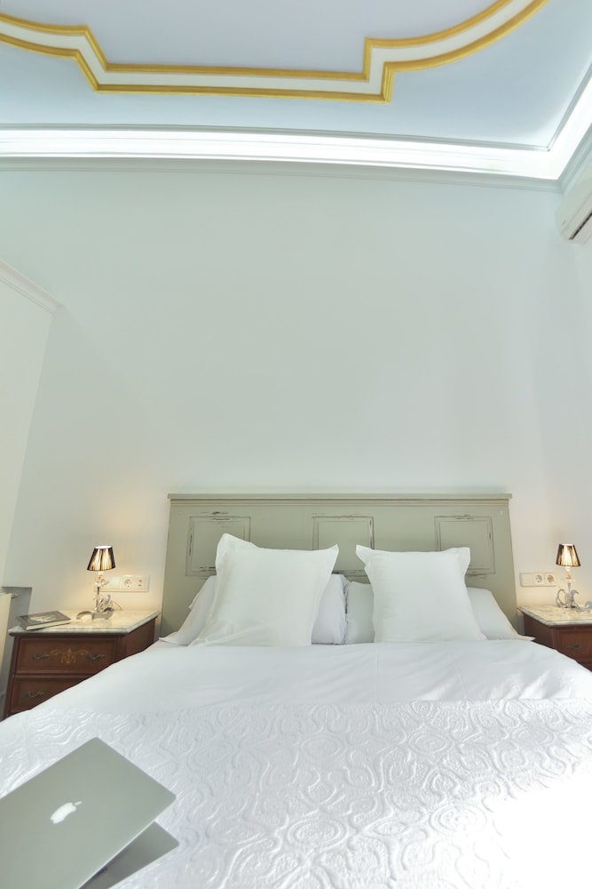 Hostal Girona 17/50