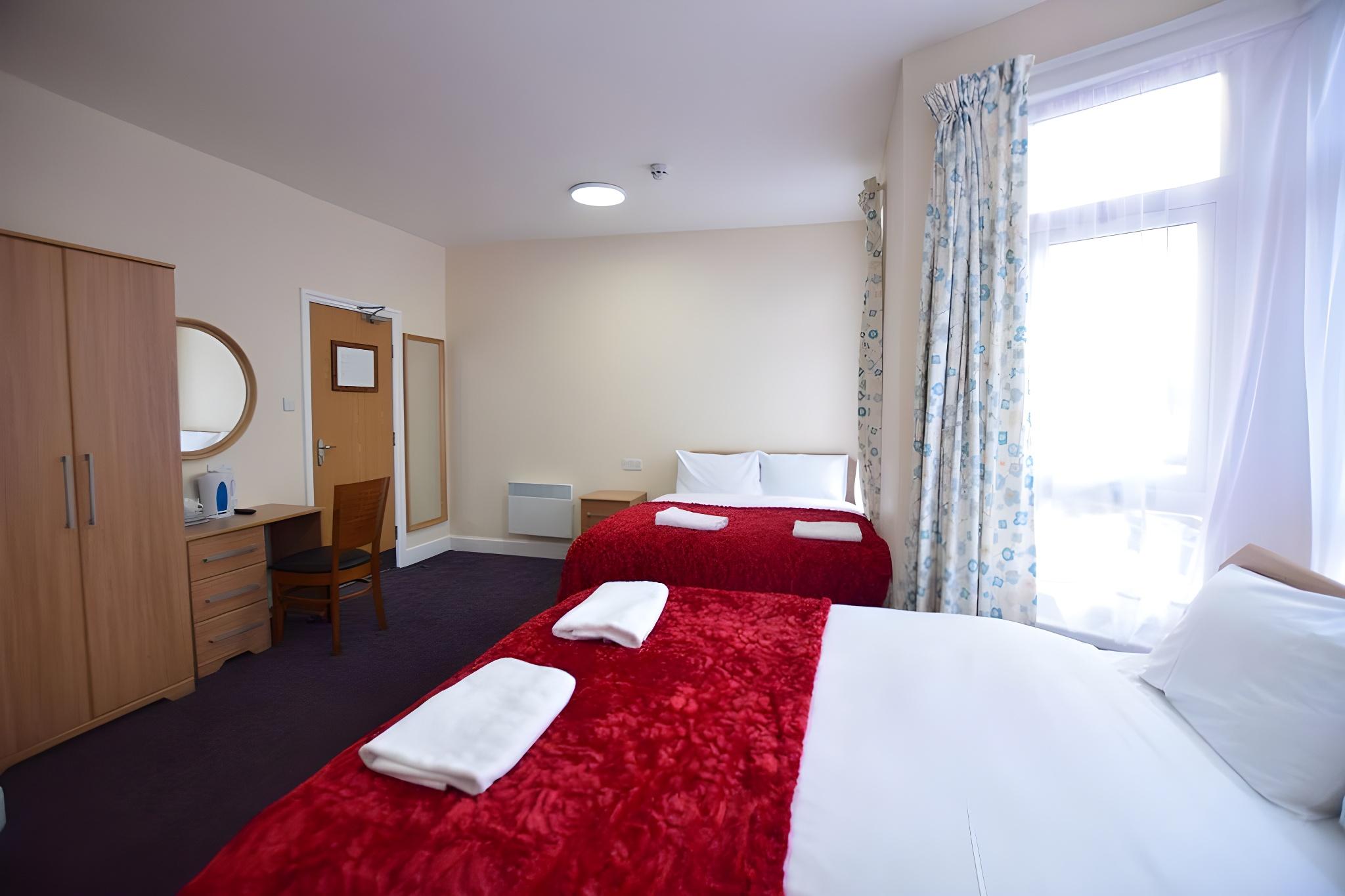 غرفة ثلاثية بسرير مزدوج، Woodlands Lodge Ilford 2/2