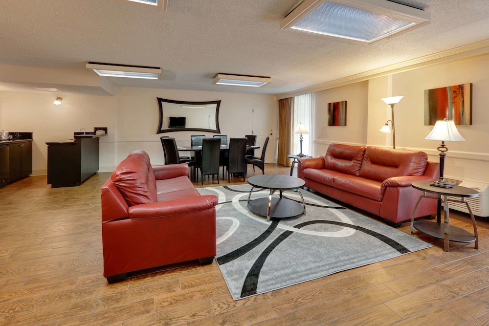 Wyndham Riverfront Little Rock 32/60
