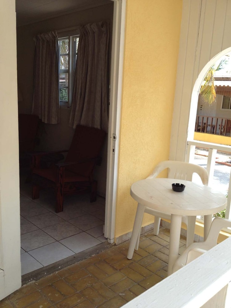 COCONUT INN 27/37