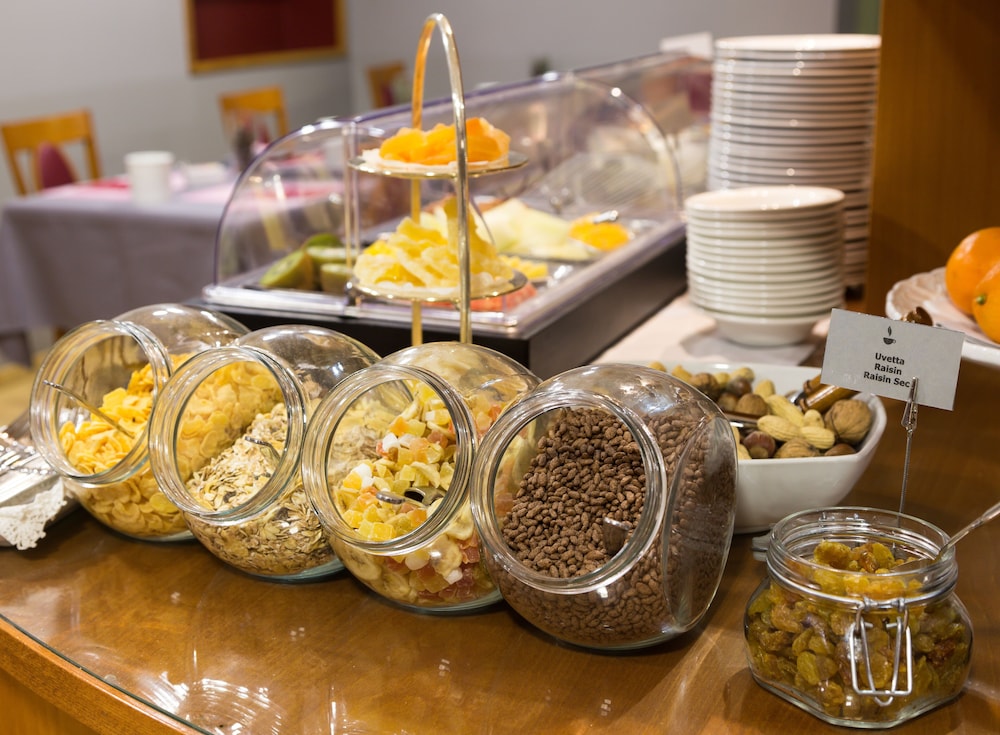 La Villa, Sure Hotel Collection by Best Western 30/76