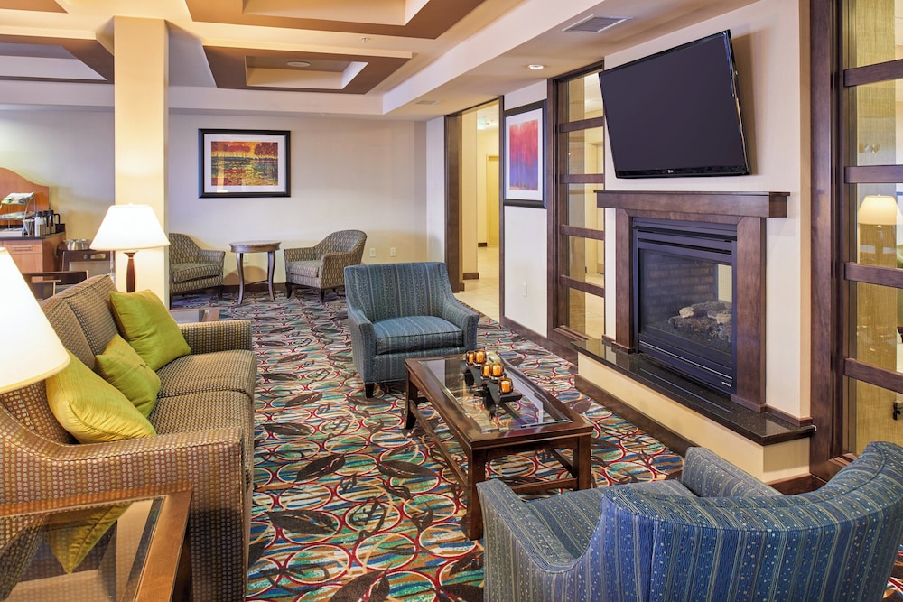 Holiday Inn Express Hotel and Suites El Paso Airport Area 61/64