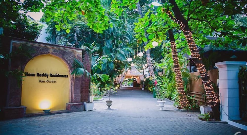 Hanu Reddy Residences Poes Garden 51/57