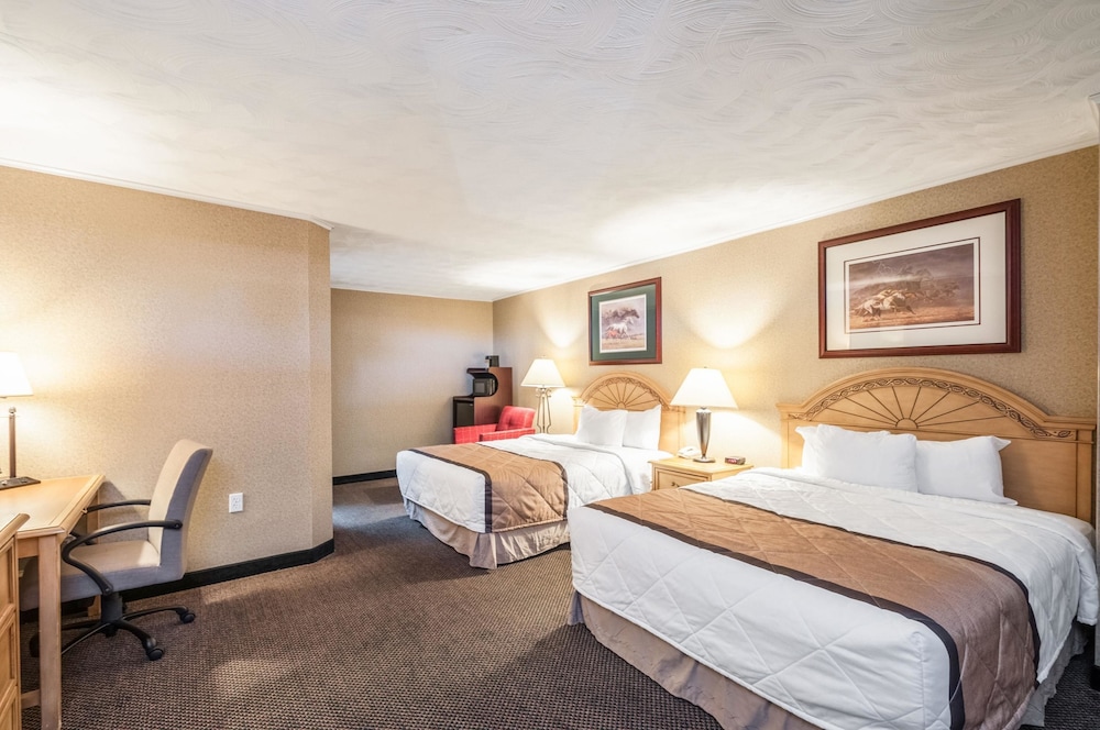 Rodeway Inn and Suites Charles Town WV 14/45