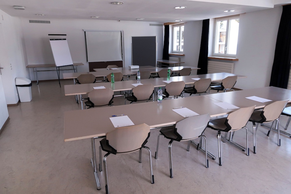 Davos Youthpalace 54/62