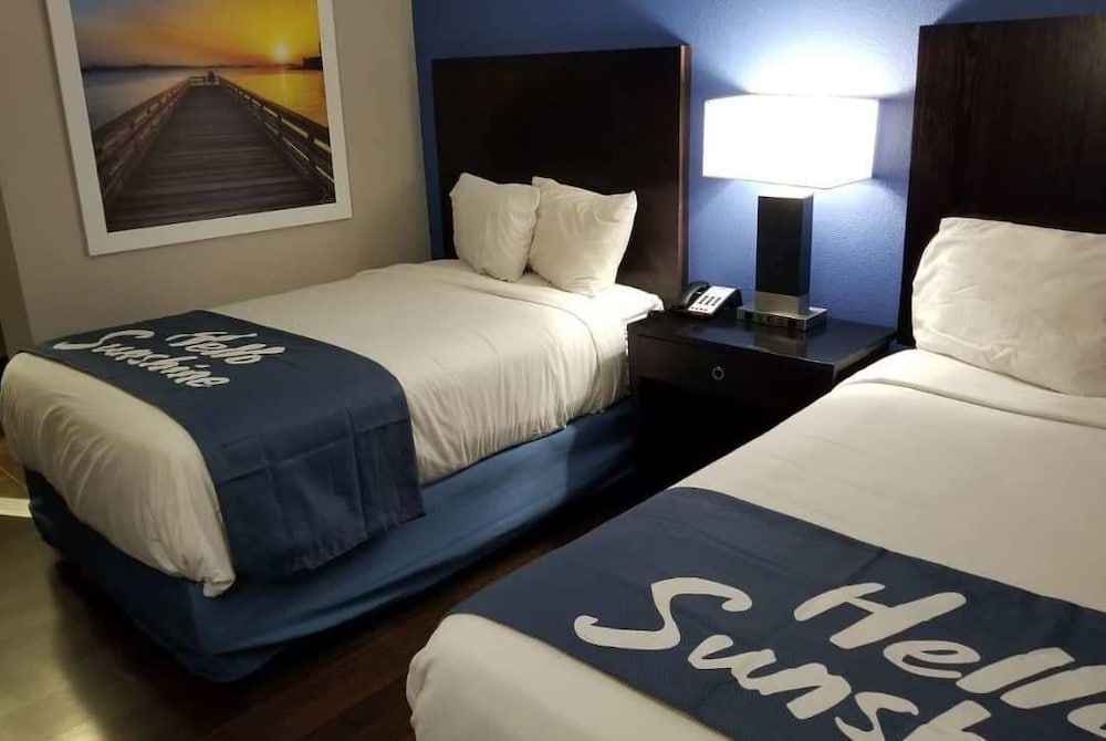 Days Inn by Wyndham Thomson 9/27