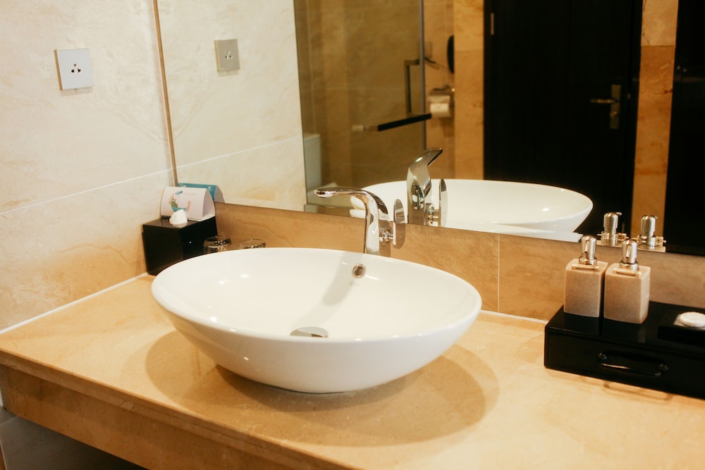 Central Luxury Ha Long Hotel 69/72