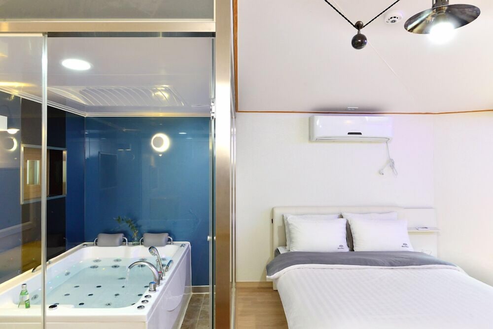 Gapyeong Camel Pension 49/50