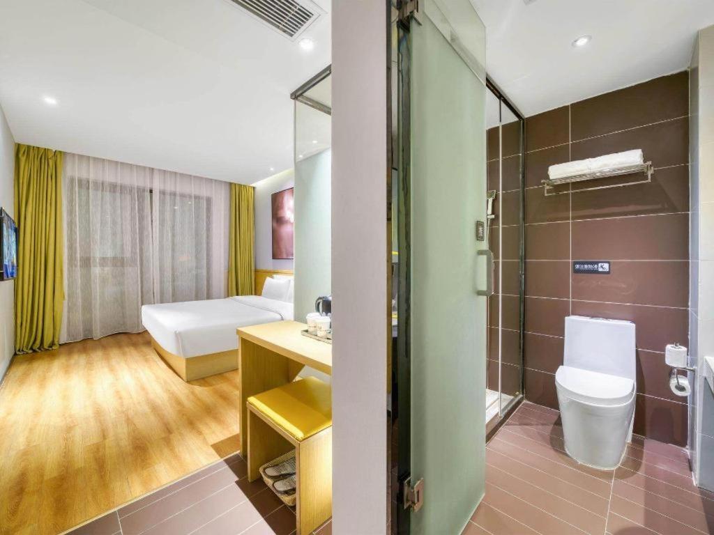 IU Hotel (Suzhou Dushu Lake Moon Bay Metro Station) 53/54