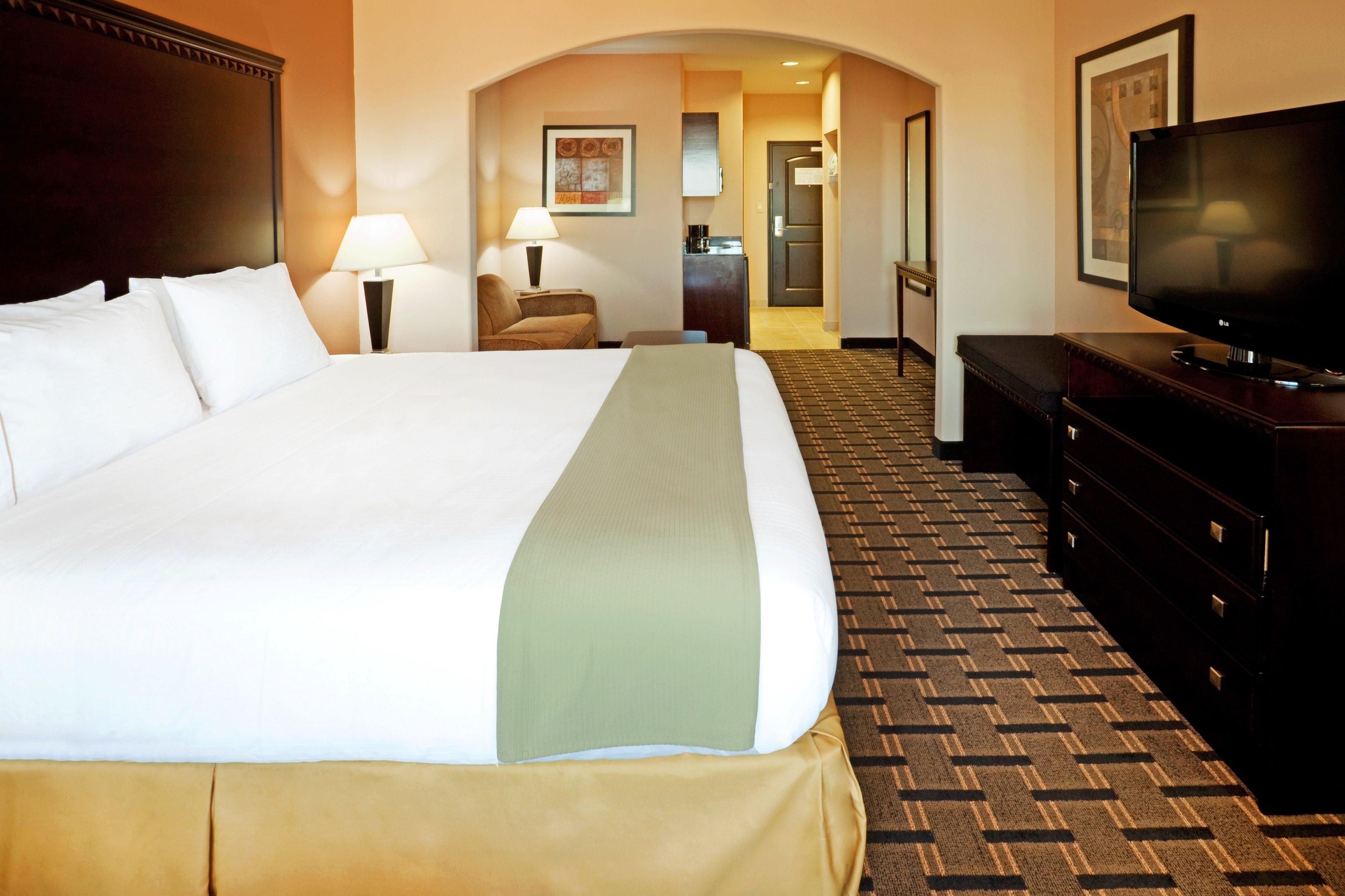 SUITE, KING BED