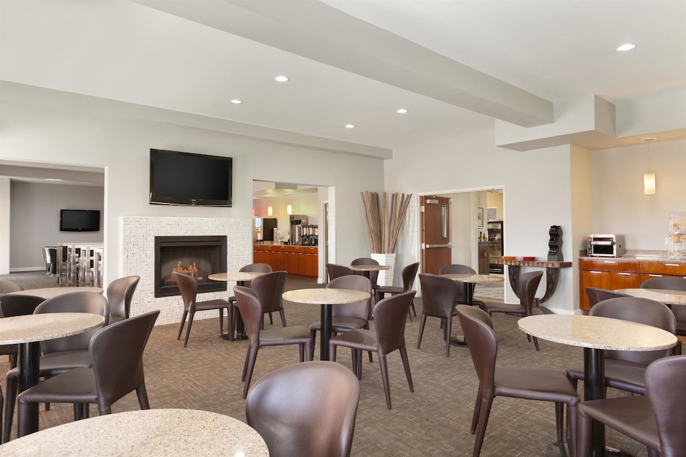 Best Western Plus Peppertree Inn At Omak 42/45