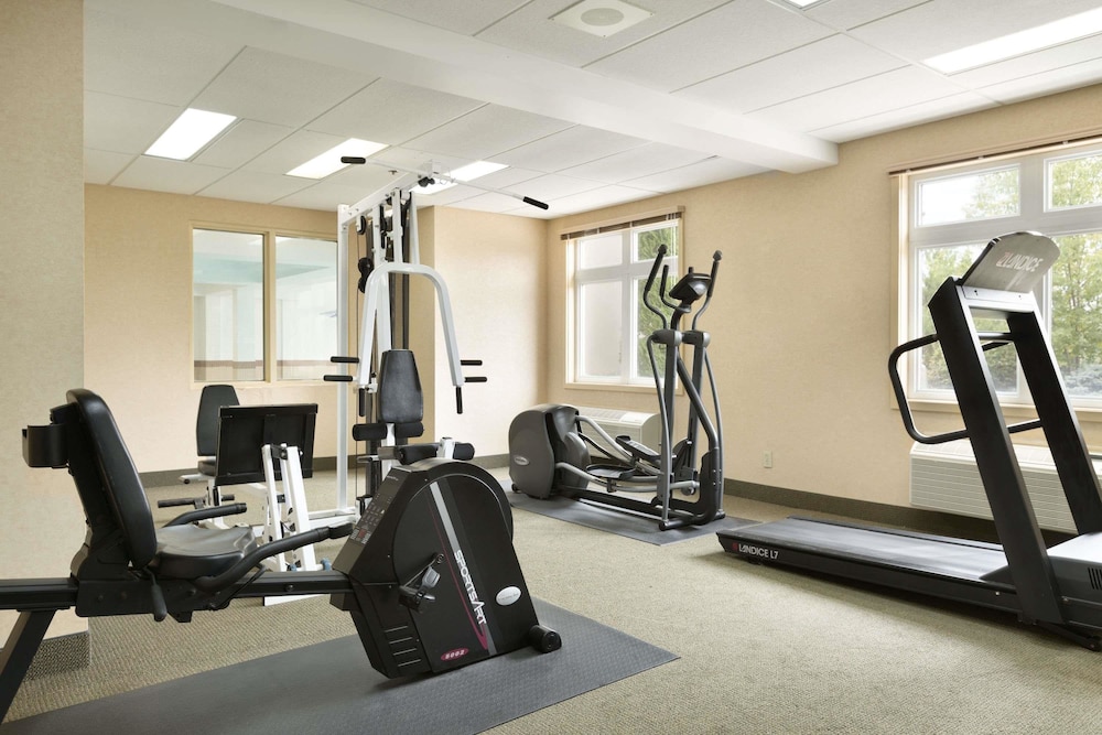 Days Inn By Wyndham Orillia 2/28
