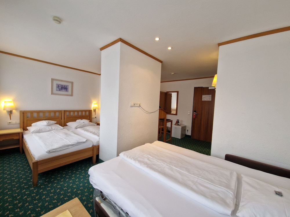 Badhotel Restaurant Stauferland 19/75