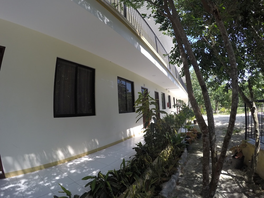 Almira Diving Resort 7/50
