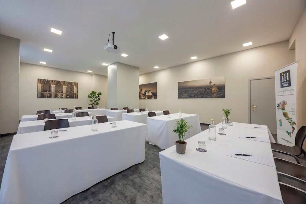 iH Hotels Milano Lorenteggio 49/61
